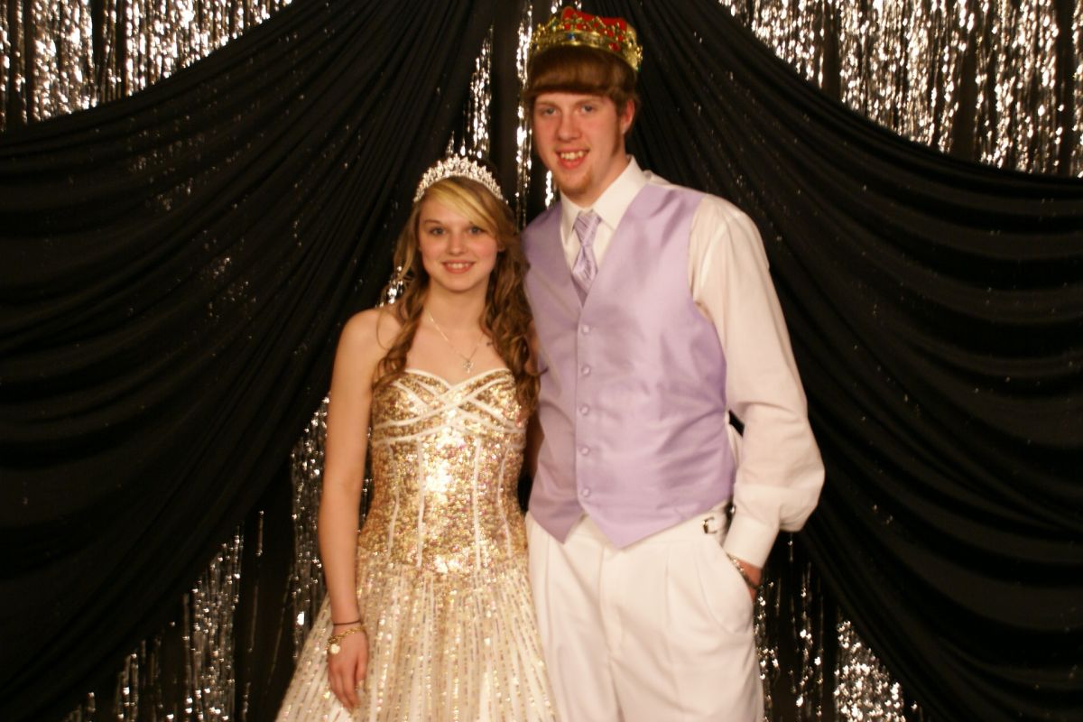 Queen Kayla Saffell and King Sean Warner